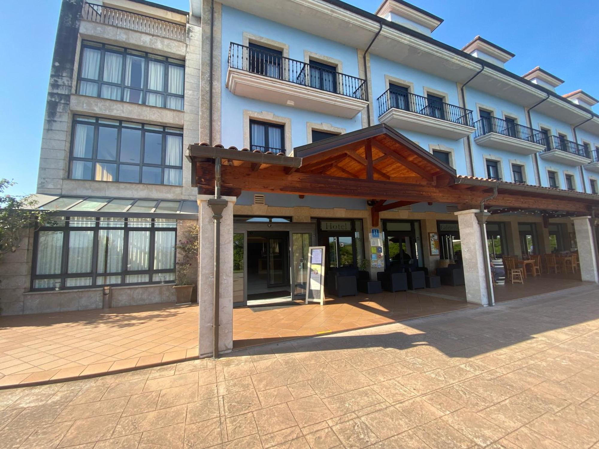 Hotel Cristina Noreña Eksteriør billede