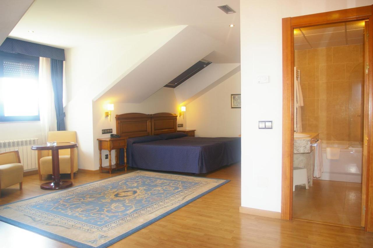 Hotel Cristina Noreña Eksteriør billede
