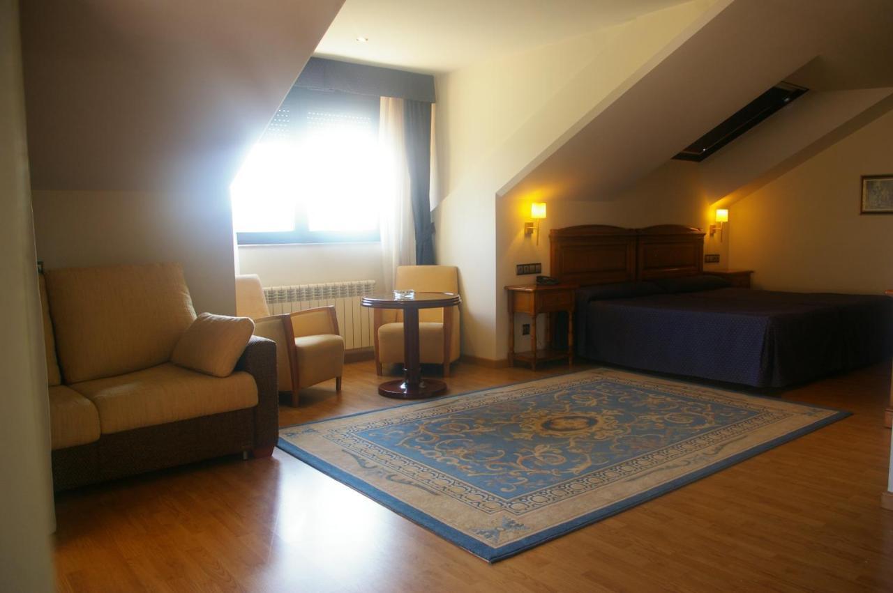 Hotel Cristina Noreña Eksteriør billede