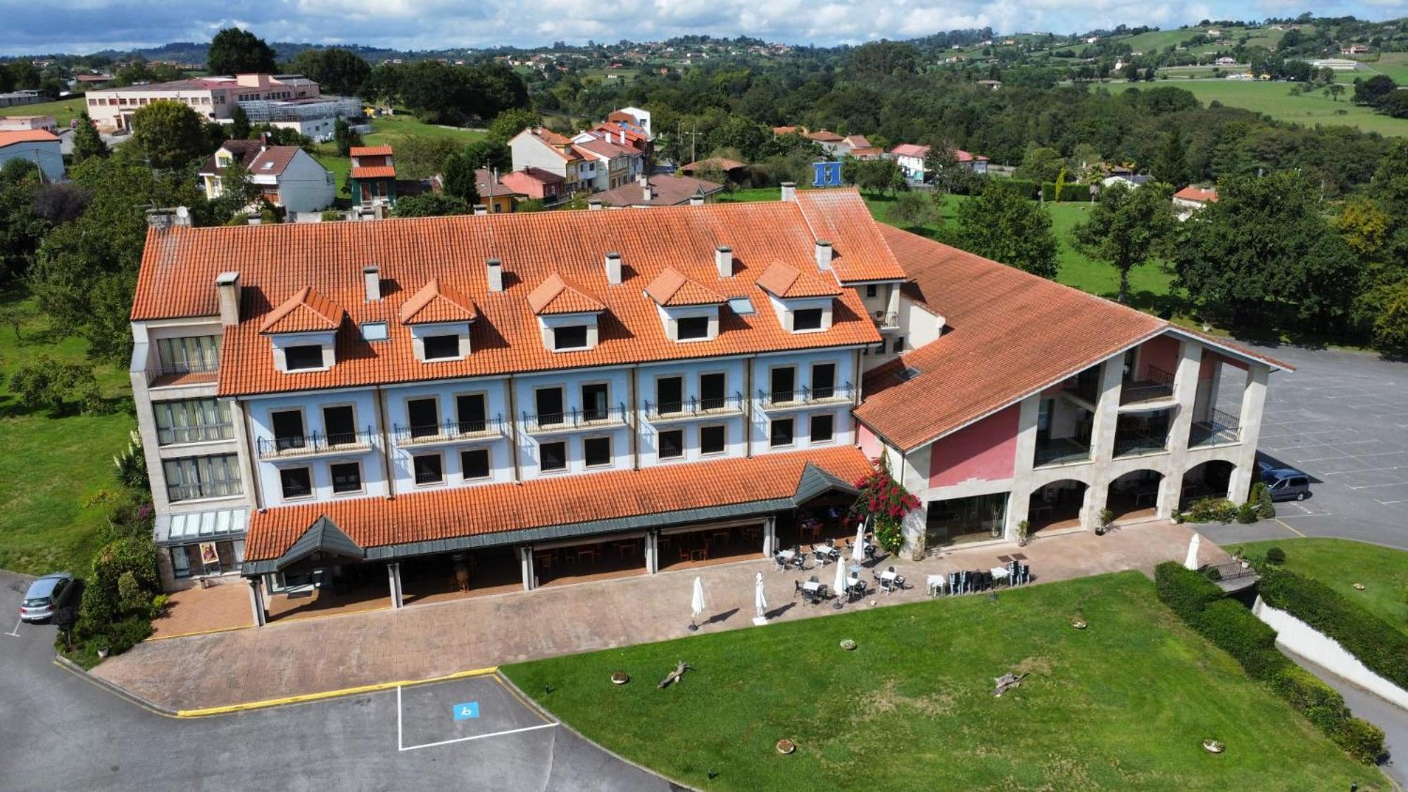 Hotel Cristina Noreña Eksteriør billede