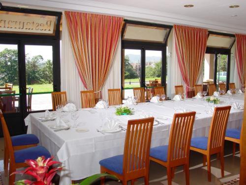 Hotel Cristina Noreña Eksteriør billede